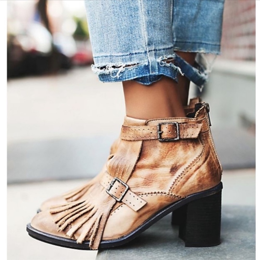 Free People Kiltie Tan Circle Back Heel Booties 7.5